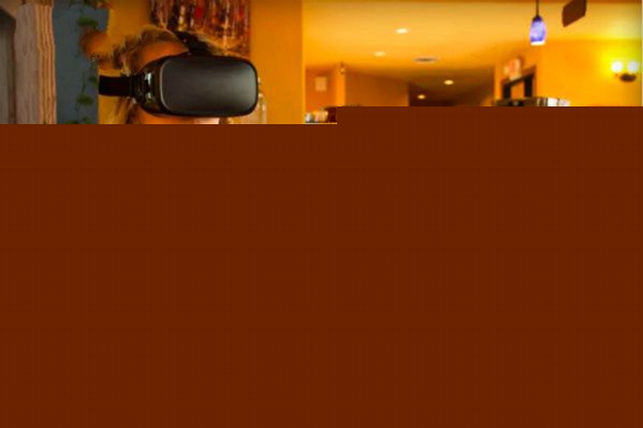 640元VR頭盔，它能讓<a href=/mobile/android/ target=_blank class=infotextkey>安卓</a>手機秒變“360度桌面PC”