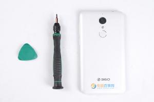 360手機(jī)N4做工如何?360手機(jī)N4拆機(jī)圖解評測