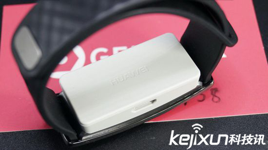 華為榮耀暢玩手環A1揭秘: 果然不是蓋的