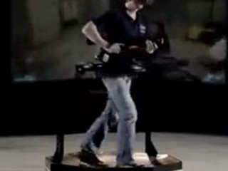 VR跑步機現場體驗：虛擬現實頭盔最佳拍檔