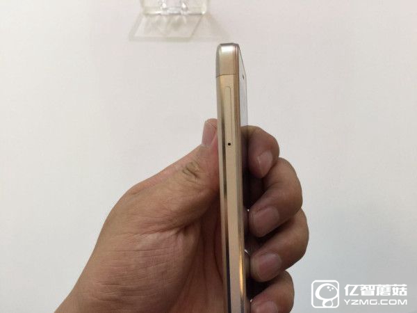 小米又發(fā)大招了!聯通定制手機紅米3X僅899元