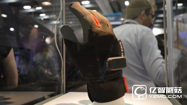 想在VR世界中更愉快的玩耍?來(lái)看看這款VR手套