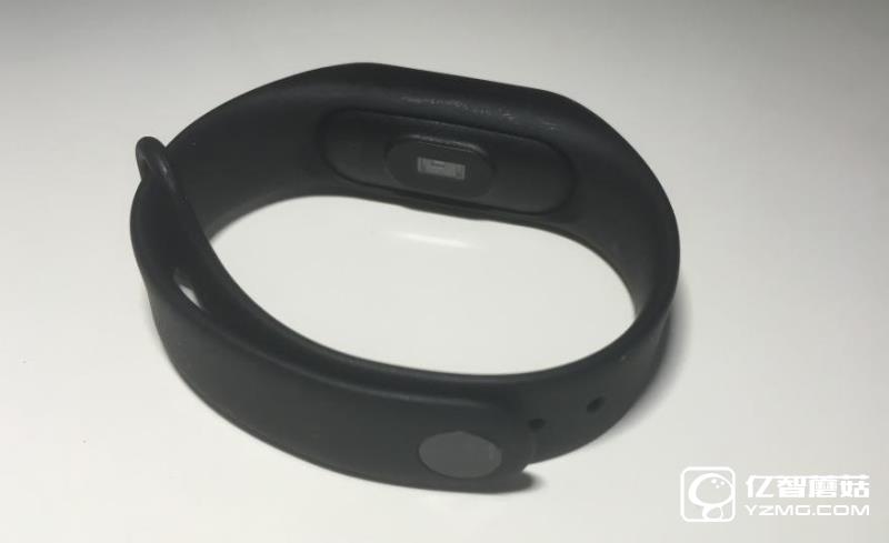 兼顧實用與逼格—小米手環2