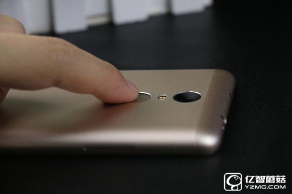 尖phone對決：榮耀5A PK 紅米Note 3（暫不發布） 