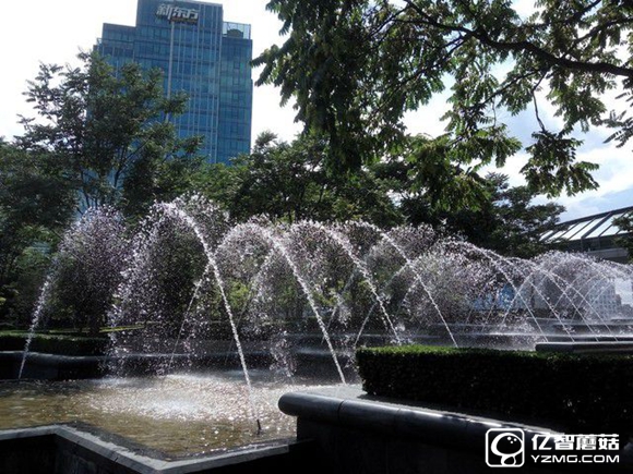 尖phone對決：榮耀5A PK 紅米Note 3（暫不發布） 