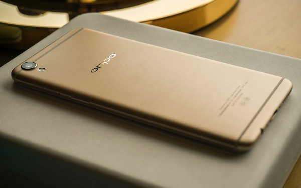 OPPO R9降價(jià)了 僅比vivo X7貴1元