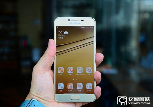 OPPO R9和三星C5哪個好看 外觀對比