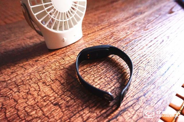 bong 3 HR智能手環(huán)首發(fā)開箱評測 169的價格和小米手環(huán)2比怎樣？