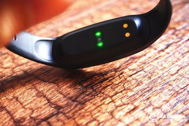 bong 3 HR智能手環(huán)首發(fā)開箱評測 169的價格和小米手環(huán)2比怎樣？