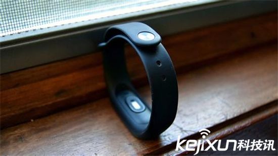 小米手環2下就能買到! 但現貨仍不足