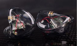 Noble Audio K10和UE 18 Pro定制式入耳耳機：音頻界的豪華跑車