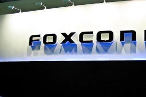 富士康Q2凈利同比下滑31% 收購夏普獲中國監管部門批準