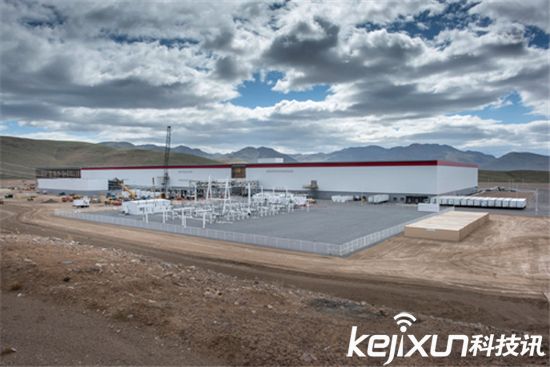 特斯拉內(nèi)部變動(dòng)不斷:裁員CEO年薪1美元