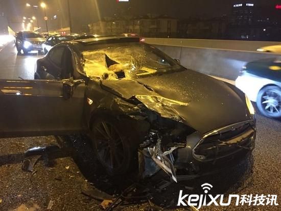 特斯拉事故頻發(fā)還漲價? 消費者并不買賬!