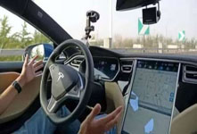 特斯拉更新自動駕駛系統 多項升級確保安全