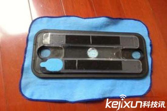 iRobot發布擦地機器人：自動拖把1999元！