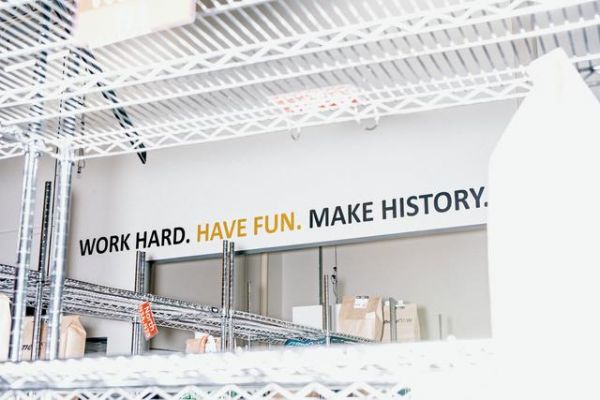 電商巨頭亞馬遜能干掉世界快遞巨頭FedEx嗎?