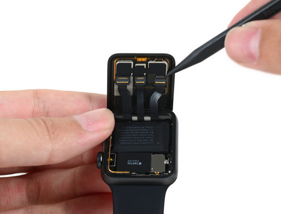 Apple Watch Series 2拆解: 機內已經大不同