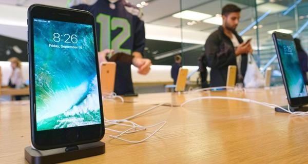 iPhone銷量今年繼續(xù)下滑 明年企穩(wěn)回升