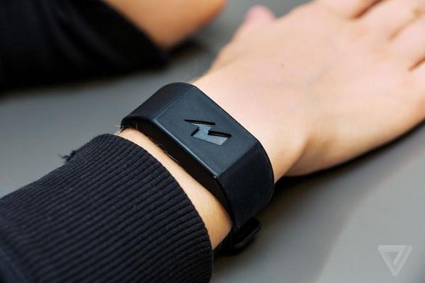 通過點電擊手環改掉壞毛病?誰試誰知道