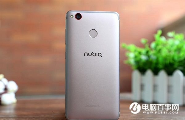 簡(jiǎn)約弧形天線設(shè)計(jì) nubia Z11 miniS圖賞