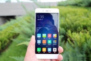 紅米Pro直降400元 小米手機(jī)成新跳水冠軍