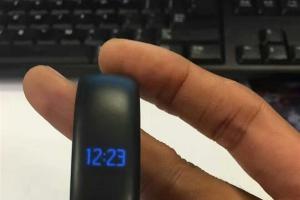 魅族手環真身首曝光！帶屏顯/心率監測