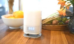 AromaClock鬧鐘用氣味燈光叫人起床