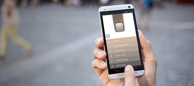 密碼太多難記?這款手環一掃就能自動輸入密碼