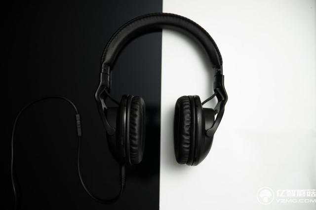 多線作戰玩家首選 Roccat超輕耳機配雙麥克風