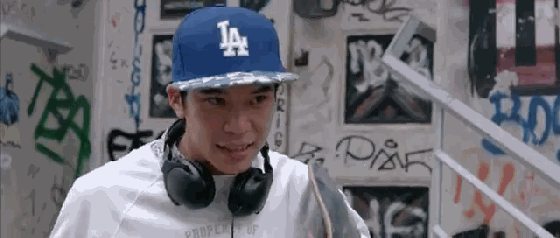 多線作戰玩家首選 Roccat超輕耳機配雙麥克風