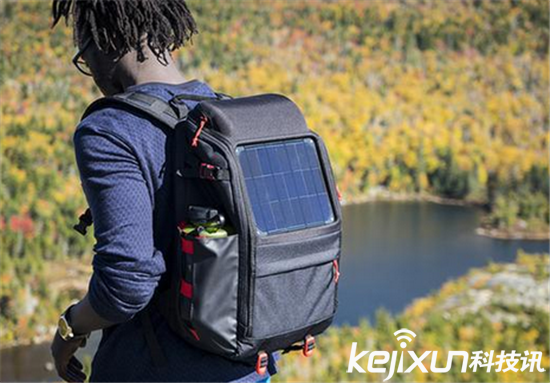 太陽能背包：讓你的旅途不再缺電！