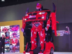 變形金剛亮相迪拜:30秒變身 售60萬美元