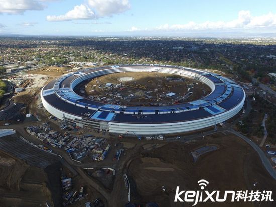 喬布斯生前設(shè)計蘋果總部大樓 形似飛船太陽能供電