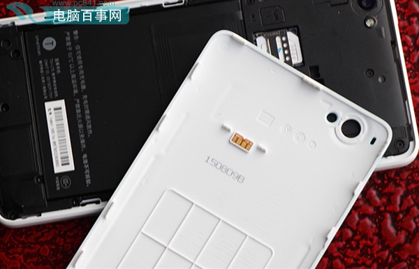 堅(jiān)果手機(jī)怎么裝卡 堅(jiān)果手機(jī) sim卡安裝圖文教程