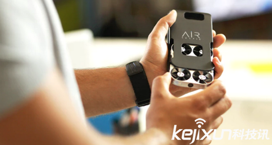 AirSelfie自拍無人機 手掌大小輕松裝進口袋