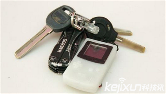 大神自制掌機(jī)Game Boy 或?yàn)槭郎献钚〉挠螒驒C(jī)