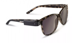 給眼鏡上裝上PogoCam數(shù)碼相機(jī)   以后看見啥就能拍啥