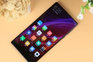 小米MIX和榮耀Magic誰能引領(lǐng)未來潮流？周鴻這樣說