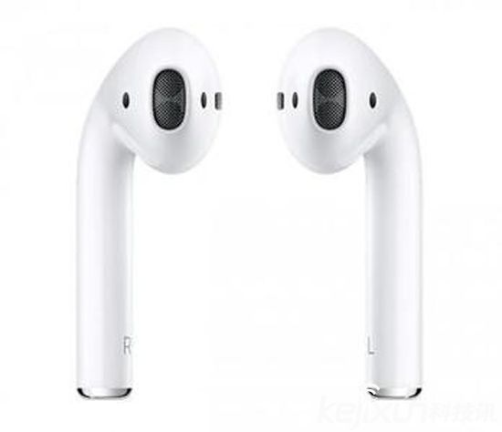 蘋(píng)果AirPods線下鋪貨 果粉排隊(duì)購(gòu)買(mǎi)很快售罄