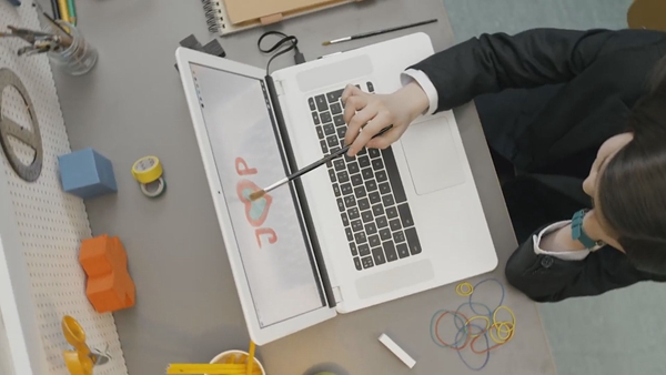 像iPad一樣操控筆記本？這個小玩意就能滿足你 智能公會