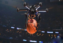 NBA扣籃大賽戈登搭檔Intel無人機 別出心裁可惜玩花了
