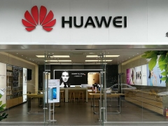 春季草木綠,華為授權體驗店變新裝