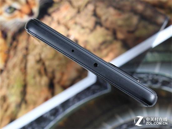 <a href=/tags/508-0.html target=_blank class=infotextkey>努比亞</a>Z17的頂端天線設(shè)計(jì)