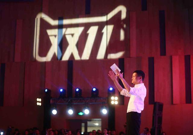 雙11劉強(qiáng)東把半個(gè)商界大佬都請來 馬云卻孤零零!