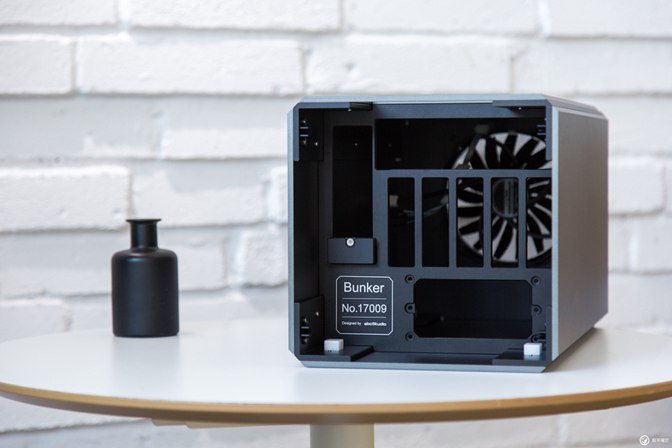 小體積卻有大能量 i9-7980XE迷你小機(jī)箱裝機(jī)實(shí)錄