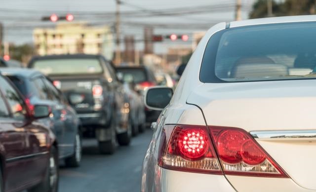 新手必看的12個超實用開車技巧 看完你也可以成為高手!