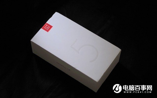 讓人愛不釋手!一加5T砂巖白限量版開箱圖賞