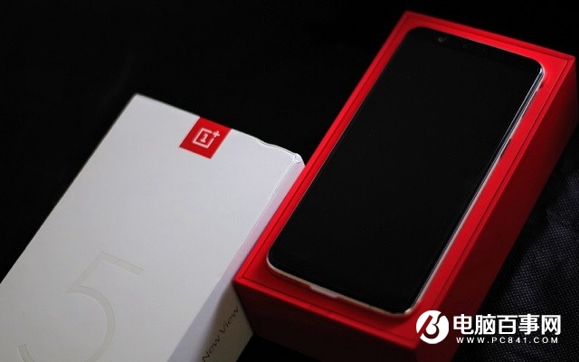 讓人愛不釋手!一加5T砂巖白限量版開箱圖賞