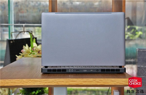 小米游戲筆記本開箱圖賞: 這散熱看著就痛快